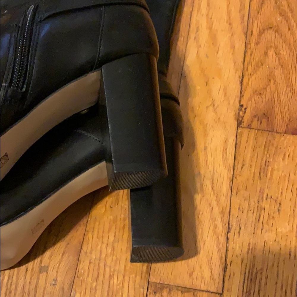 Anne Klein leather boots - Picture 8 of 8